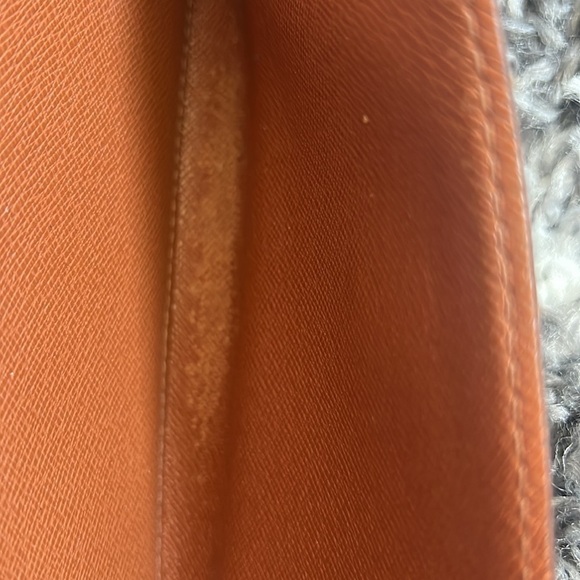 Louis Vuitton Women’s Brown Monogram Sarah Wallet w/ Snap Closure - Picture 9 of 13